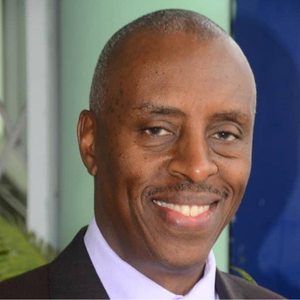 headshot of Oscar Ngaiza